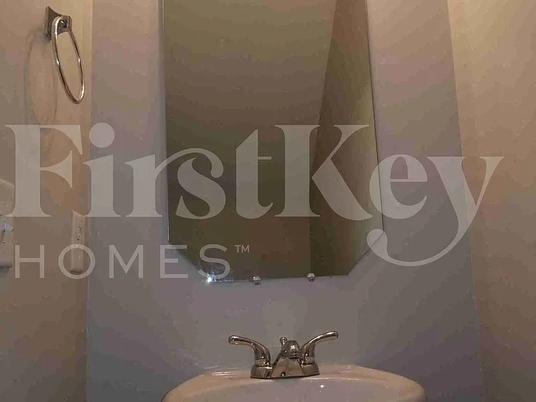 901 Leatherstone Ln — Photo 13
