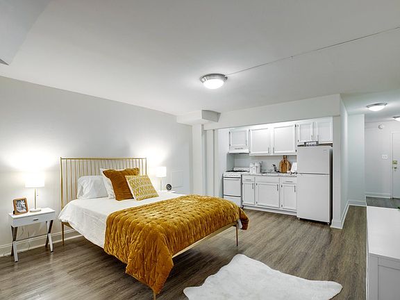 Cathedral Mansions Studio Apartment