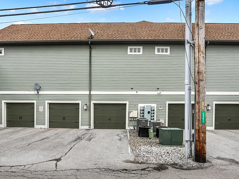 2241 N Scioto St #2 — Photo 28