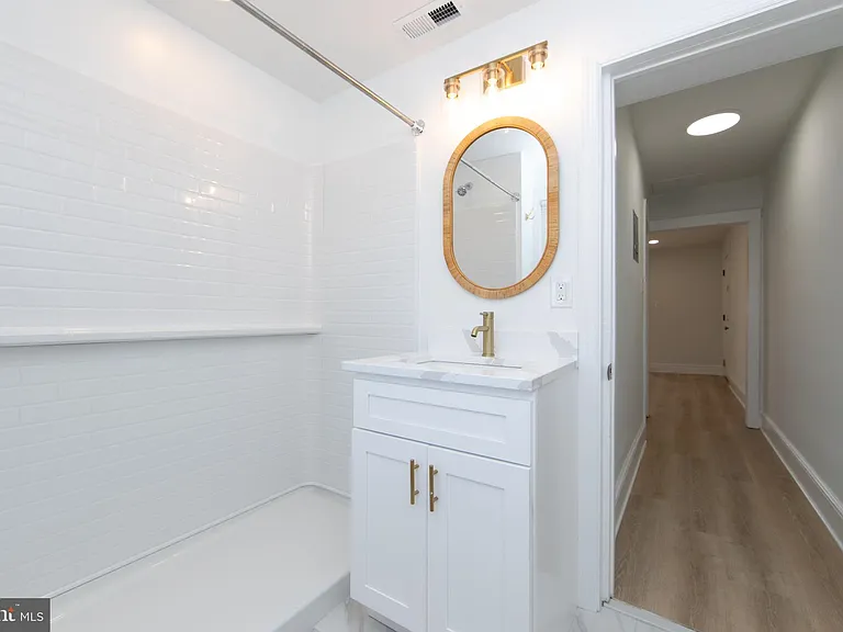 9 E Holly Ave #5 — Photo 14
