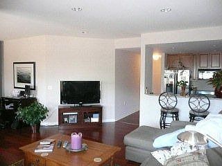 1st image of 975 N Lincoln St APT 3B