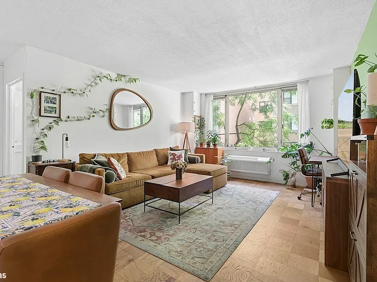 130 W 67th St #4H — Photo 3