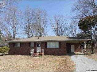 708 Vaughn Bridge Rd NW, Hartselle, AL 35640