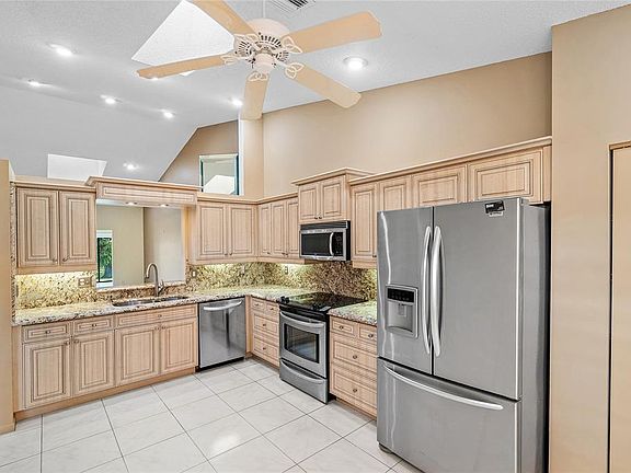 3rd image of 8151 Springlake Drive