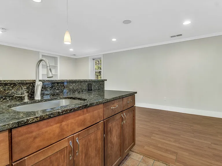 116 Unaka Ave #2 — Photo 7