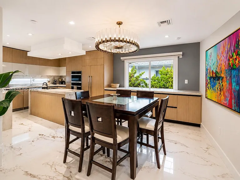 3504 Crystal View Ct — Photo 10