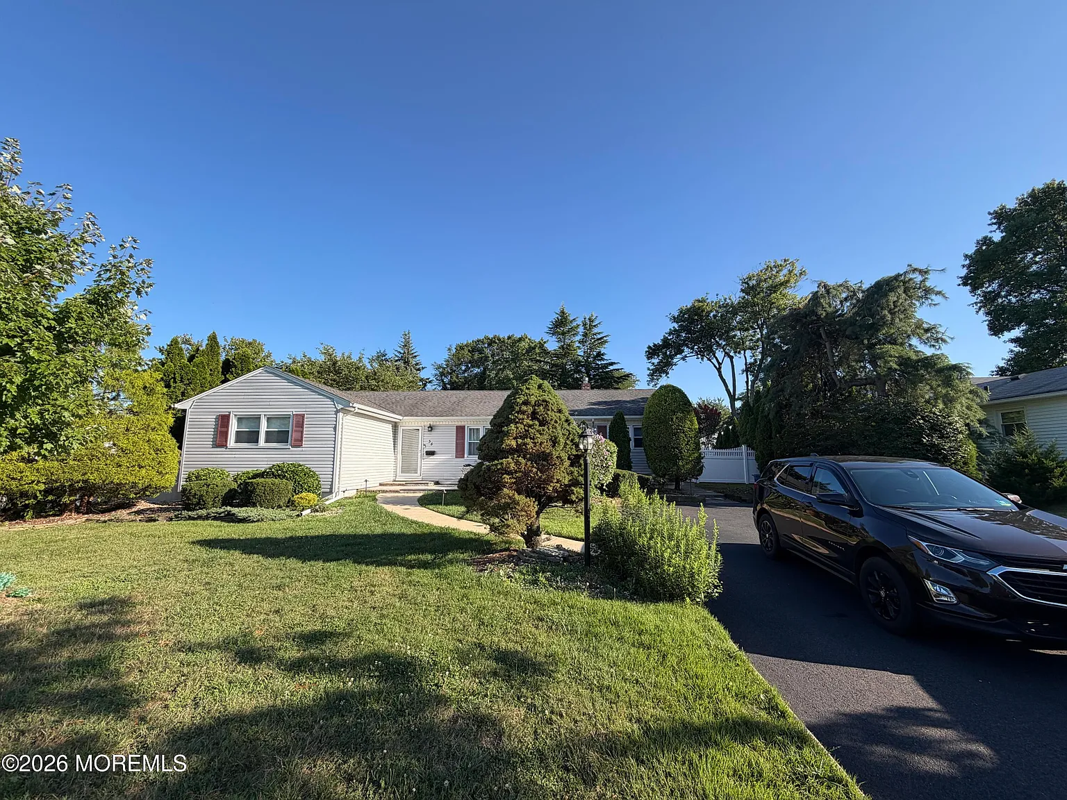 4 bed, 1628 sqft, $2,300 — Photo 2