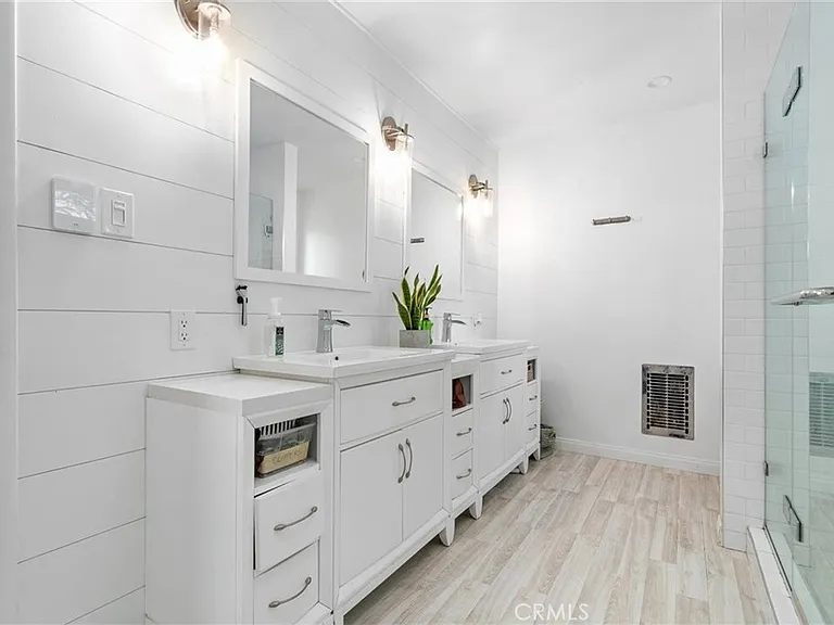11758 Grant Dr — Photo 23
