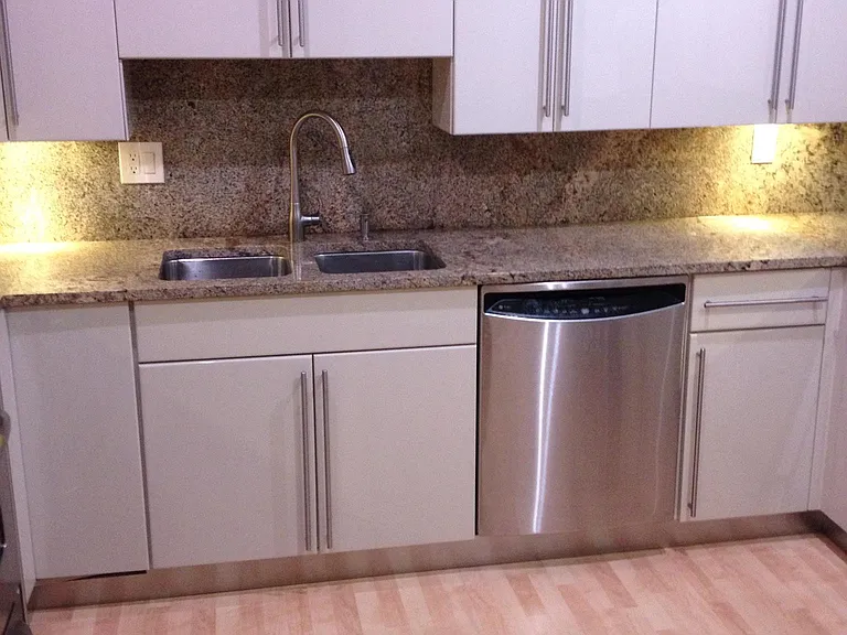 35 Harborview Dr #302 — Photo 20