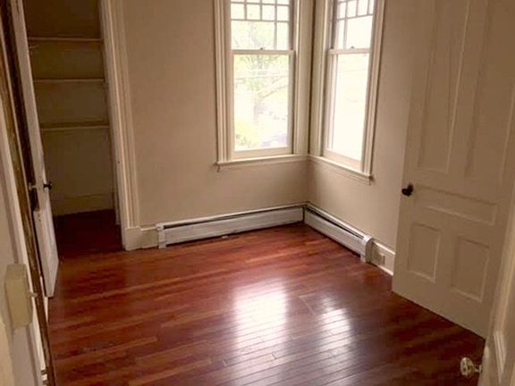5th image of 355 Pearl St APT 2