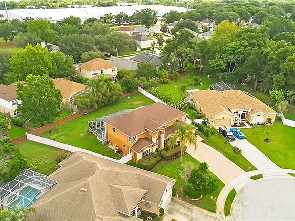 3rd image of 246 BOWLING GREEN COURT