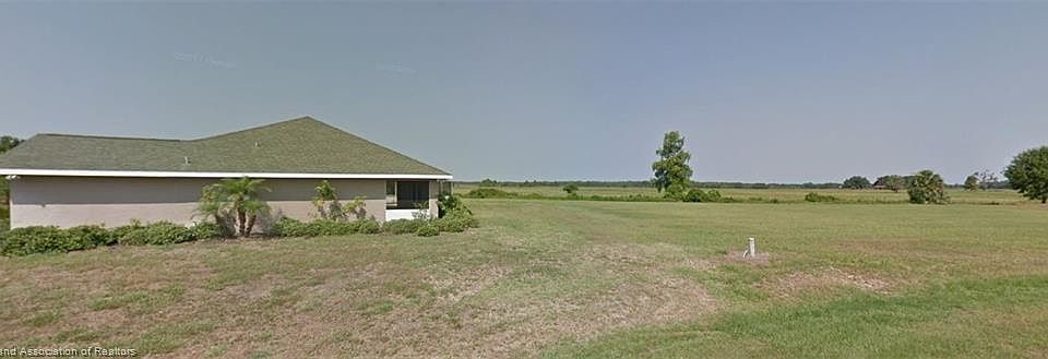 2nd image of 1426 Lakeside Way