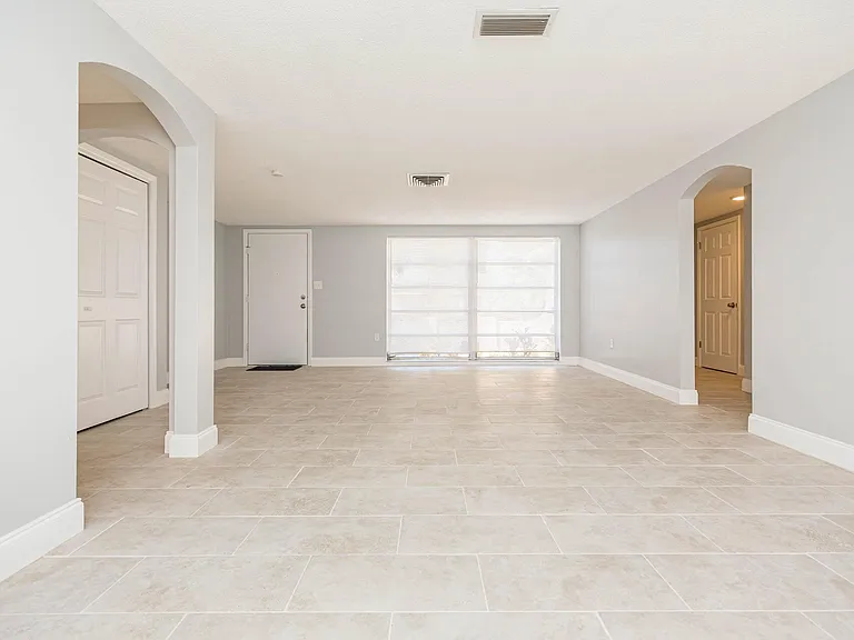 9016 Hunt Club Ln — Photo 11