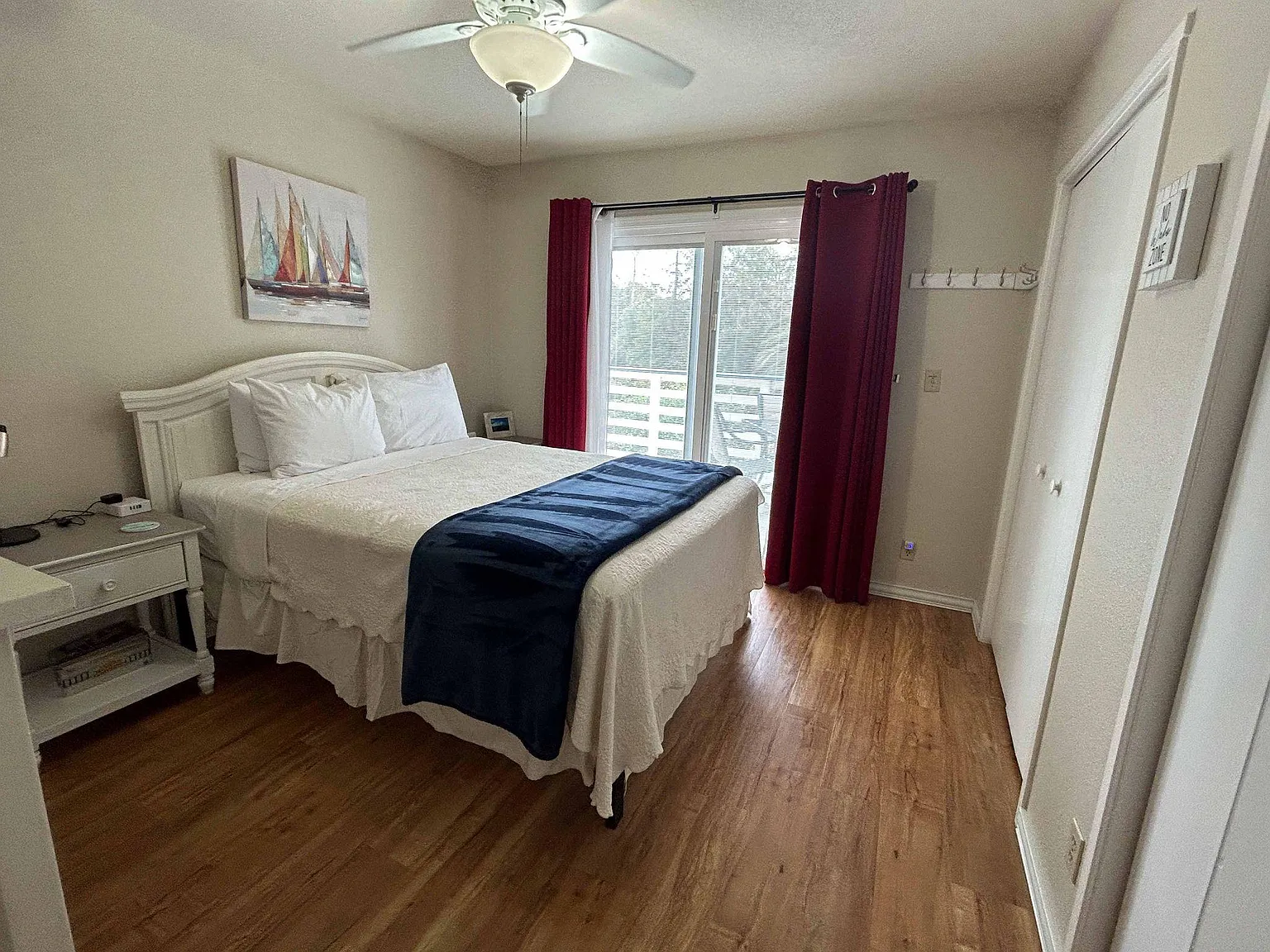 2 bed, 860 sqft, $3,700 — Photo 2