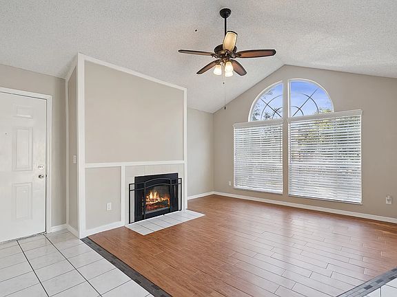 4th image of 682 Youngstown Pkwy APT 328