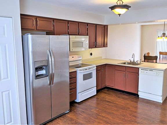 2nd image of 117 Mizpark Dr