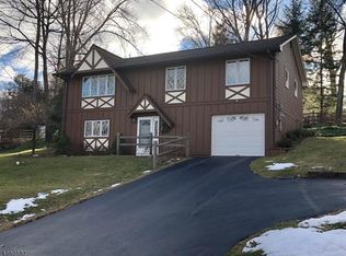 17 Valley View Trl, Sparta, NJ 07871