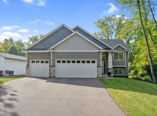 260 9th St, Newport, MN 55055