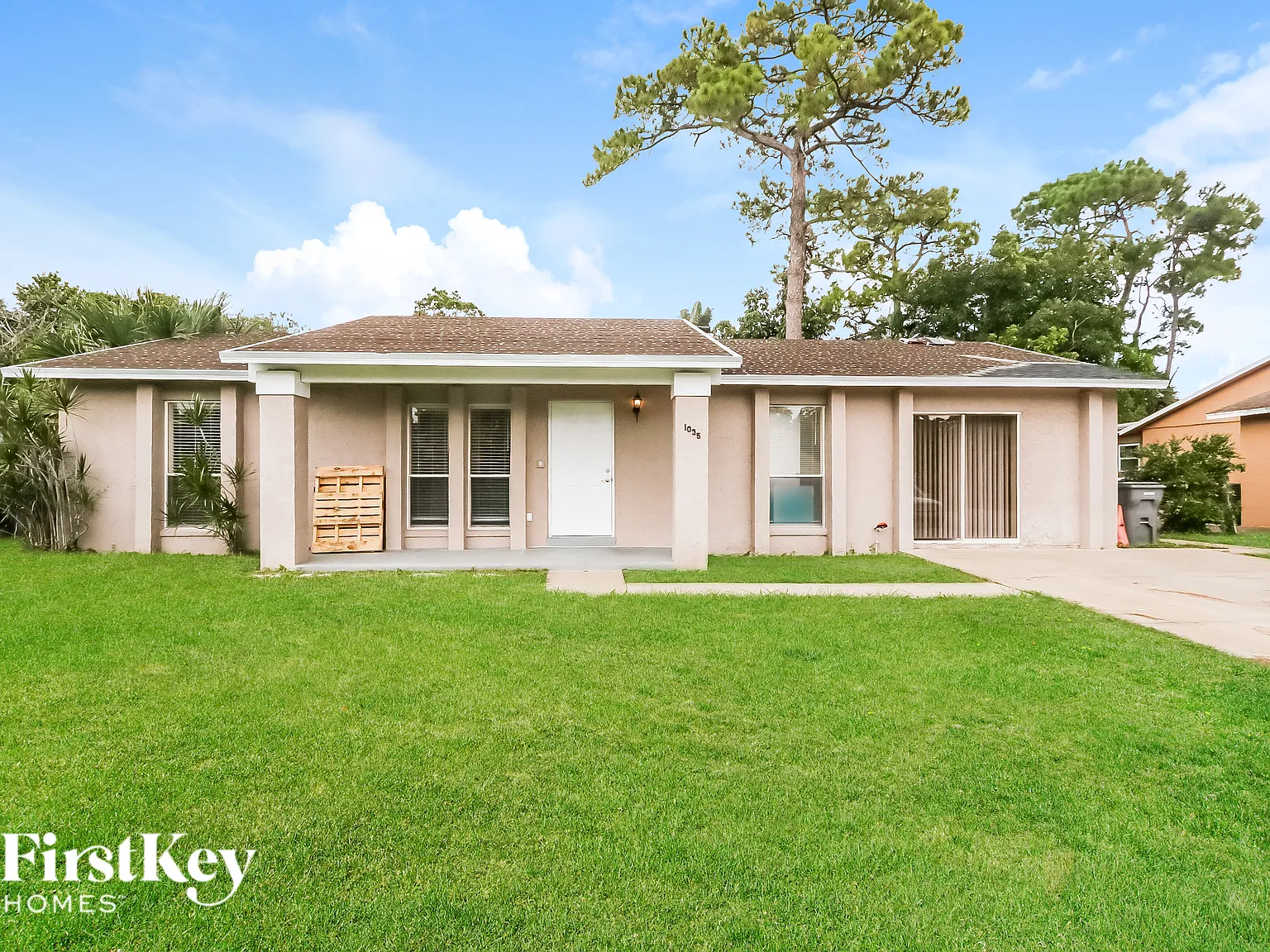 3 bed, 2.0 bath, 1300 sqft, $3,055 — Photo 1