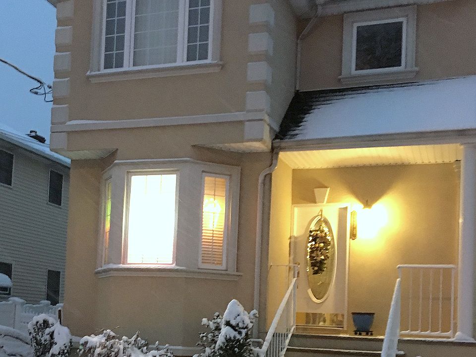 1st image of 376 Grimsby St