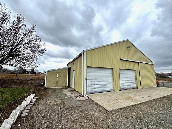 2nd image of 802 Woods Rd