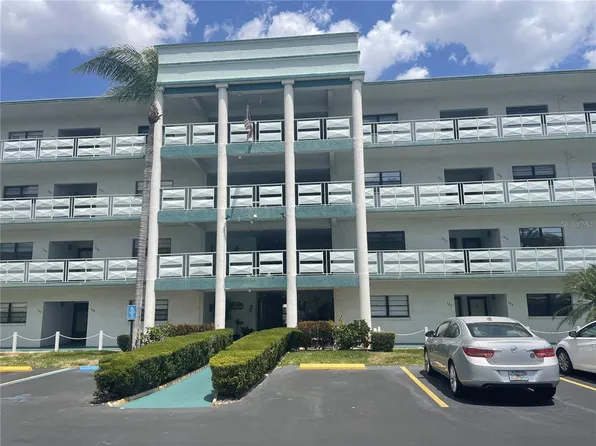 5970 80th St N Unit 204, Saint Petersburg, FL 33709