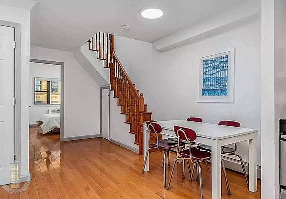 4th image of 144 W 133rd St