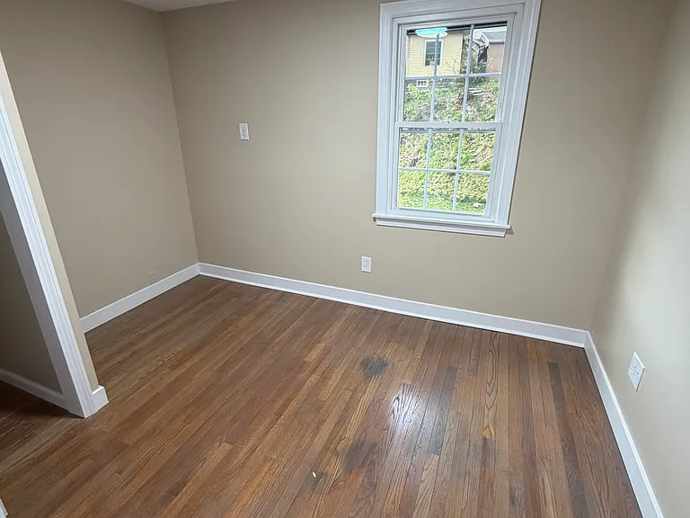 72 Berlin Ave — Photo 9