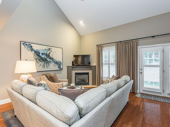 5th image of 658 Yorkland Way