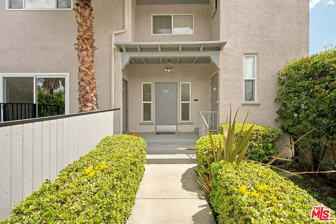 1 bed, 1.0 bath, 1000 sqft, $3,200 — Photo 3