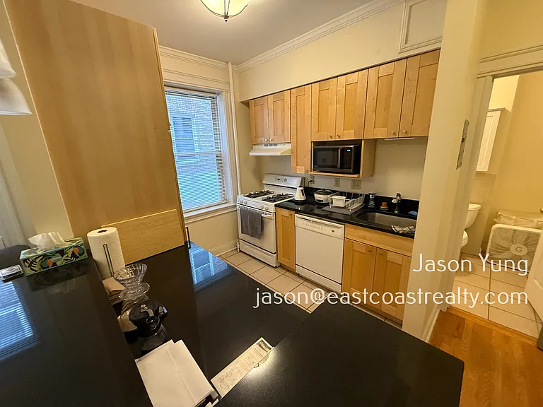 31 Queensberry St #254 — Photo 4