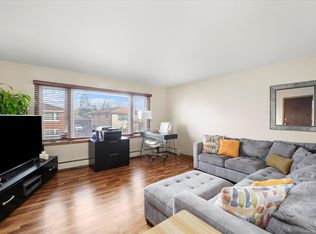 69 E Quincy St #2, Riverside, IL 60546