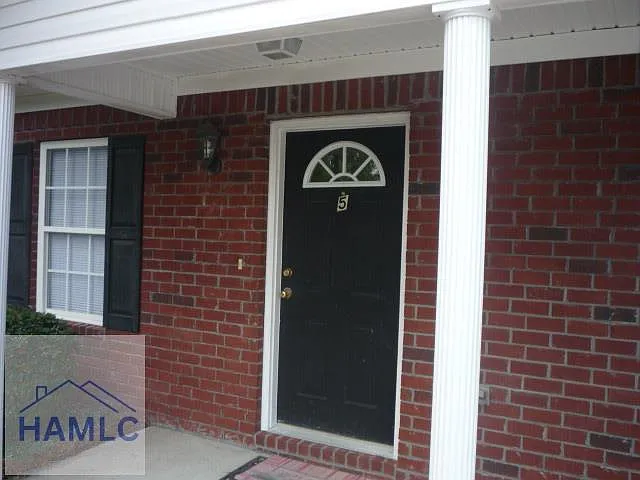 1113-5 Kelly Dr — Photo 1