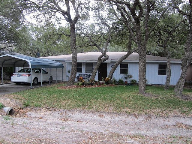 1st image of 105 Ivy Ln