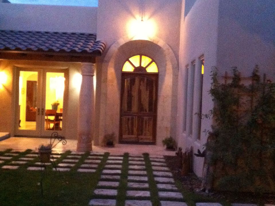 Front Courtyard/Entrance