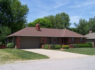 3000 S Hall Rd, Independence, MO 64052