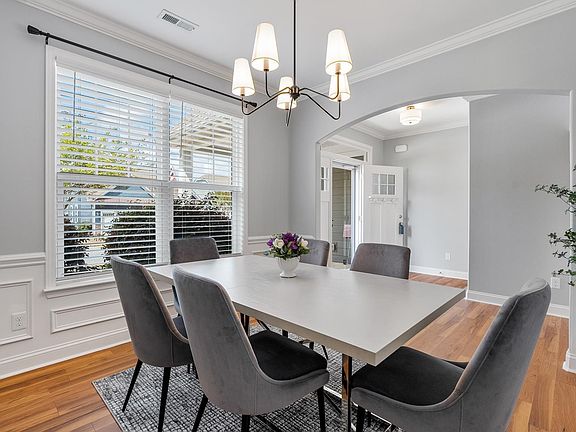 5th image of 1104 Draycott Rd