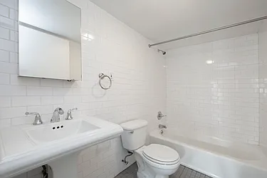 Rented by R New York