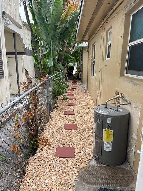 725 21st Street West Palm Beach, FL 33407 - 4 — Photo 3