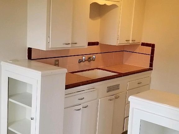 5th image of 4215 SW Edmunds St APT 202