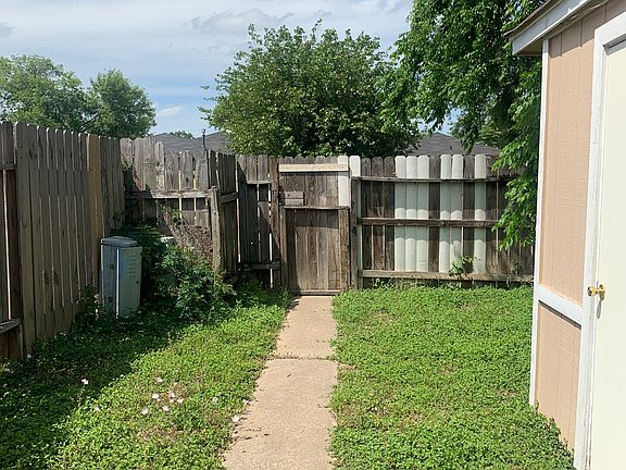 5th image of 12724 Dairy Brook Dr