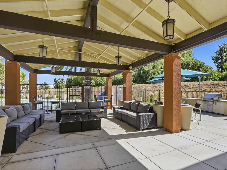 702 Elderberry Dr — Photo 21