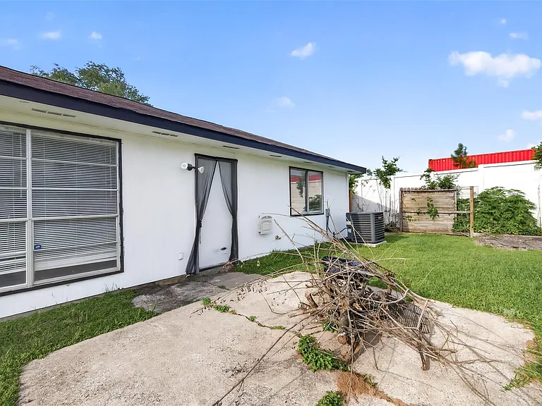 8203 Lone Quail Dr — Photo 32
