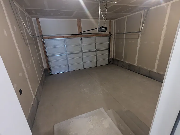616 W 650 N — Photo 11