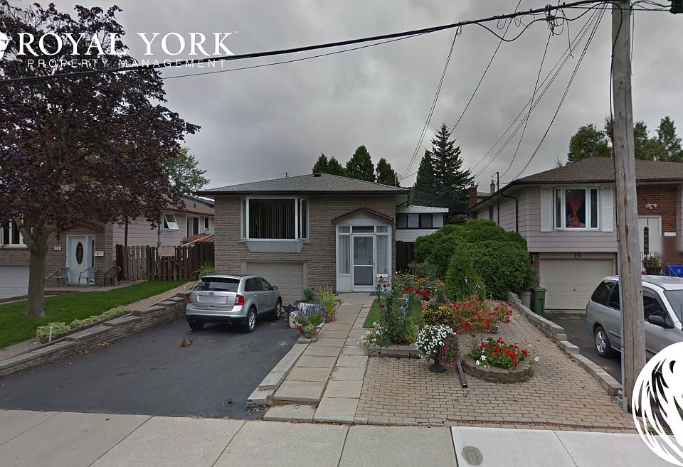 2nd image of 22 Quaker Cres #2
