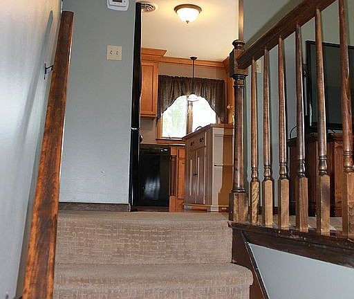 4th image of 654 Plum St