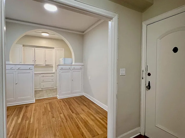 1835 Clay St #101 — Photo 4