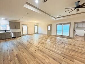4th image of 1905 Harbor Ln