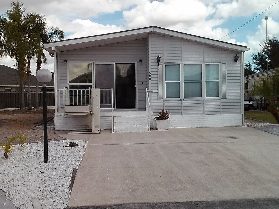 Front view & handicap lift