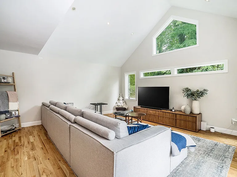 4 Parkfield Rd — Photo 10